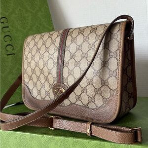 Authentic Gucci Crossbody/Shoulder Bag GG Sherry Line.